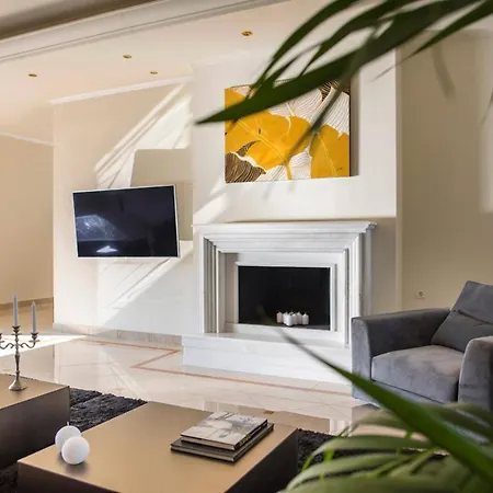 Βίλα Crown Royal Luxury Estates Tsairi